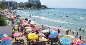 Boris Johnson açıkladı, Kuşadası bayram yaptı