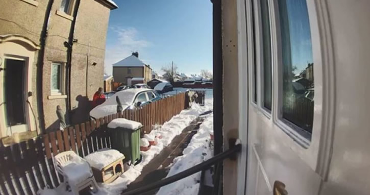 Kafasını çarpan kadını ‘Yorgunum’ diye yerde bırakıp gitti