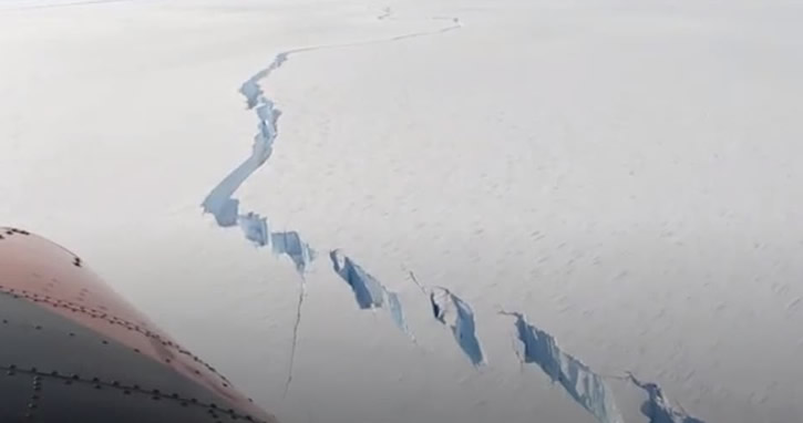 Antarktika’da Londra büyüklüğünde buz kütlesi koptu