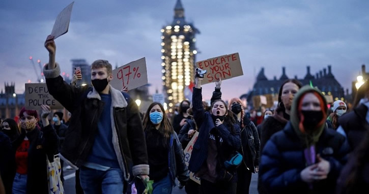 İngiltere’de Sarah Everard gösterileri devam ediyor