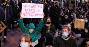 Başbakan Johnson’dan polise yönelik saldırılara tepki