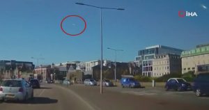 İngiltere’de göktaşının düşme anı kamerada