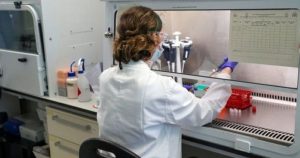 Hollanda da AstraZeneca aşısının kullanımını durdurdu