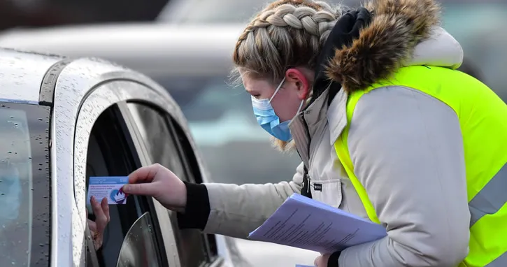 İngiltere mutasyonlu virüs taşıyan kişiyi arıyor