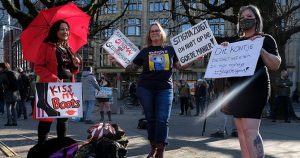 Seks işçileri işlerine geri dönmek istiyor