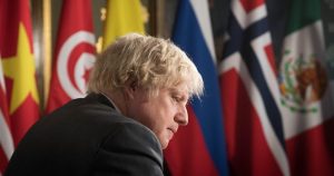 İngiltere çatışma halindeki ülkelere yardımlarını azaltacak