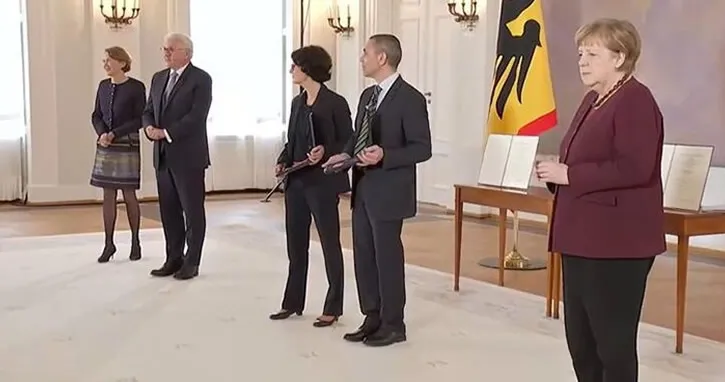 Almanya’dan Türk bilim insanlarına liyakat nişanı