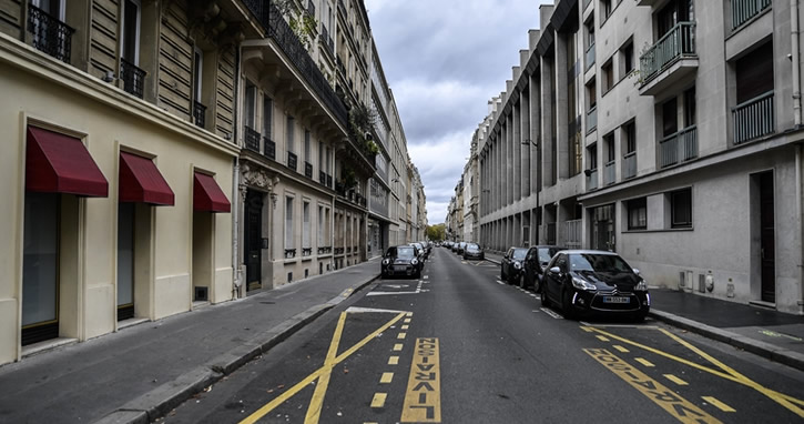 Fransa’da 4 haftalık karantina başladı