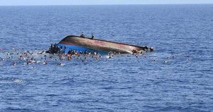 İnsan kaçakçıları göçmenleri denize attı: 20 ölü