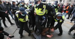 ‘Kill the Bill’ hız kesmedi: Londra yine karıştı!