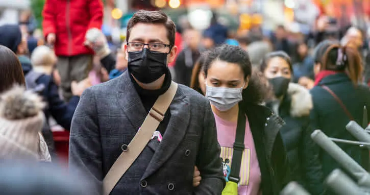 ‘İngiltere, Pazartesi sürü bağışıklığına geçecek’