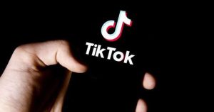 İngiltere’de çocukları TikTok kullanan aileler dikkat!