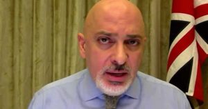 İngiltere Covid-19’la mücadelede gücüne güç katıyor