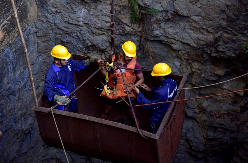  Çin’de Yaşanan Maden Kazasında 21 Kişi Mahsur Kaldı