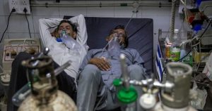 Pandeminin vurduğu Hindistan’da üzücü görüntüler