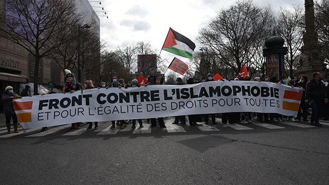 Fransa Senatosu Cumhuriyet İlkelerine Karşı Çıkanlara Oturum Vermeyecek!