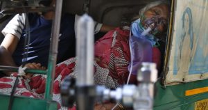 Covid ile başa çıkamayan Hindistan’da sağlık sistemi çöktü