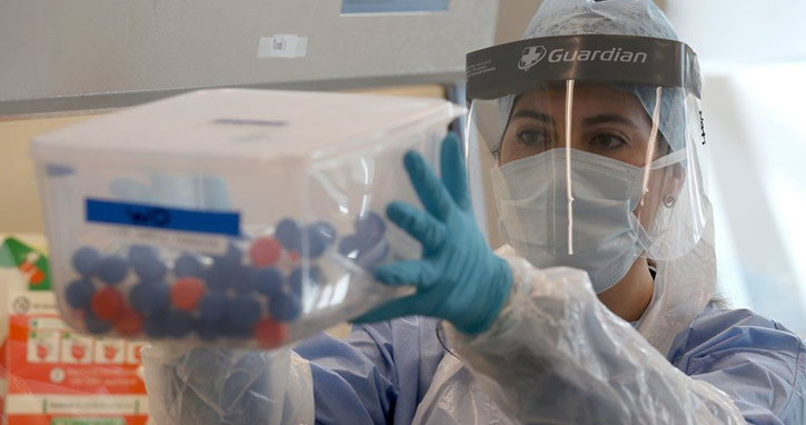 ‘Virüse yakalananların sadece yarısı karantinaya girdi’