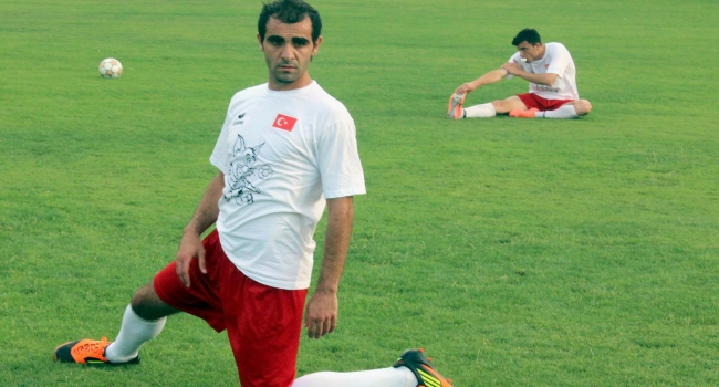 İngiltere’de yaşayan milli futbolcu hayatını kaybetti