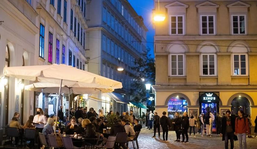 Bir Avrupa ülkesi daha İngiltere’den direkt uçuşları yasaklıyor