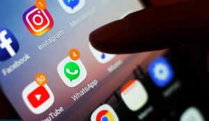 İngiltere’de insanlar aşılama öncesi ve sonrası izlendi