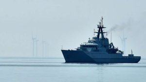 İngiltere Fransa sınırına 2 donanma gemisi gönderiyor