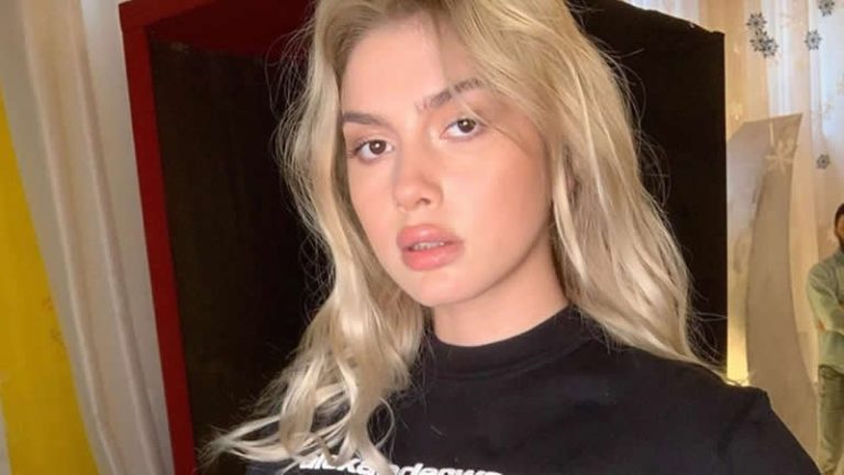 Popstar Aleyna Tilki Londra’da alışverişe doyamadı