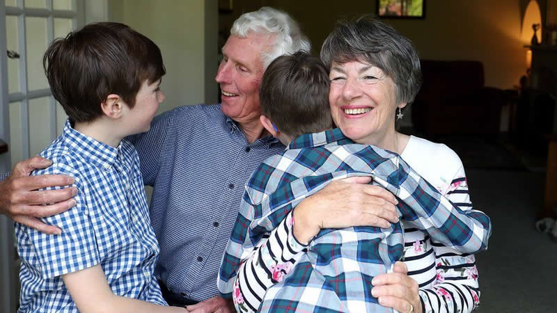 İngiltere kısıtlamalardan çıkış için 3. aşamaya geçiyor