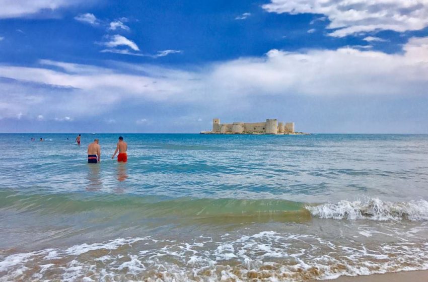 Tam Kapanmada Plajlar Turistlere Kaldı