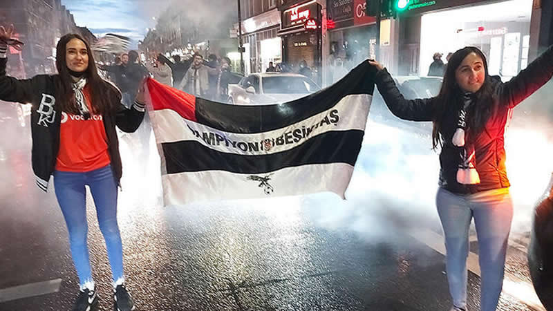 Beşiktaş’ın şampiyonluğu Londra’da doyasıya kutlandı