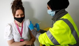 Korona virüs aşısında sıra 32 ve 33 yaşındakilere geldi