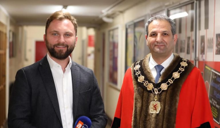 Sabri Özaydın 2. kez Enfield Belediye Başkanı seçildi