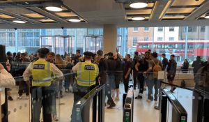 Aşı karşıtları, yeniden medya kuruluşlarını hedef aldı