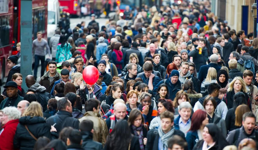 Eleman bulamayan İngiltere’de başlangıç maaşlarına rekor zam