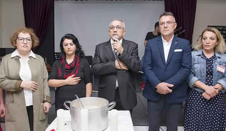 İngiltere Alevi Kültür Merkezi ve Cemevi’nde aşure günü