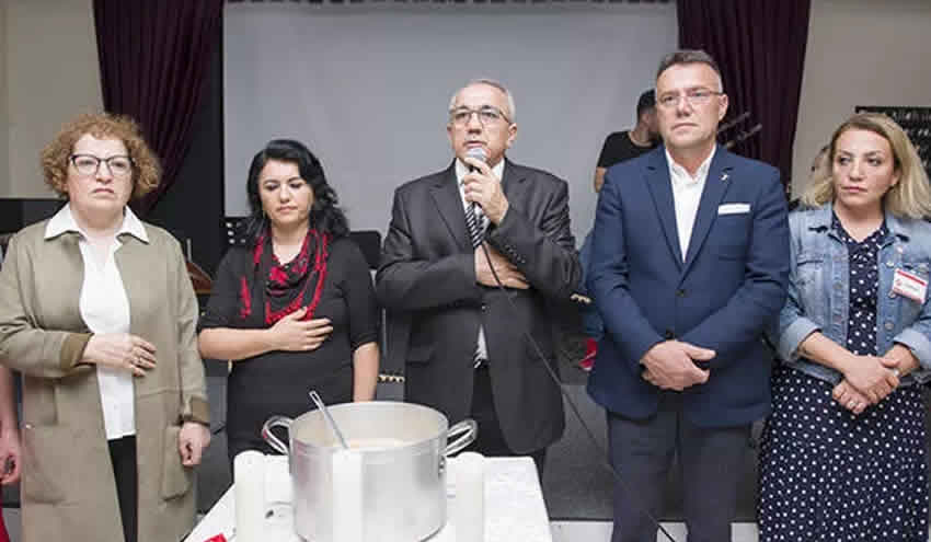 İngiltere Alevi Kültür Merkezi ve Cemevi’nde aşure günü