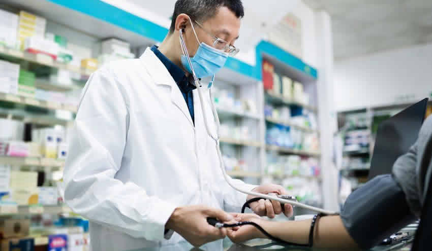 İngiltere’de eczanelerde ücretsiz tansiyon ölçümü yapılacak