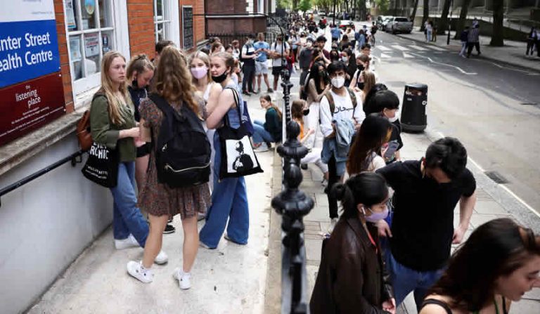 İngiltere’den aşı olanlarla ilgili çarpıcı araştırma