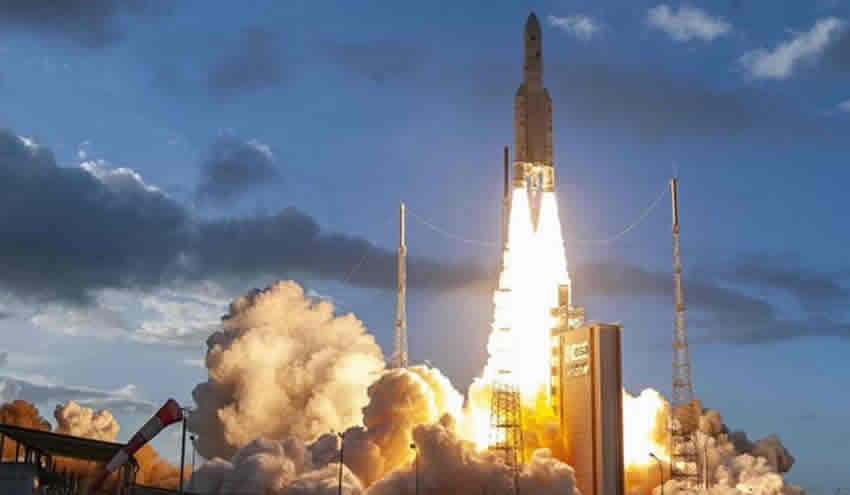 Hareket halindeki araçlara bilgi sağlayacak uydu fırlatıldı