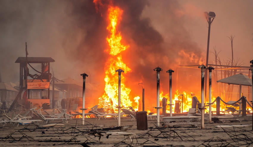 Akdeniz alevlere teslim: İtalya’nın güneyinde yangın sürüyor
