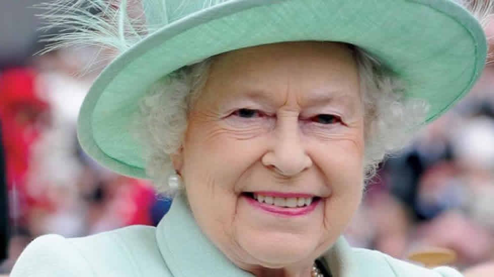 Kraliçe, Buckingham Sarayı'nda çalışacak güvenlik uzmanı arıyor