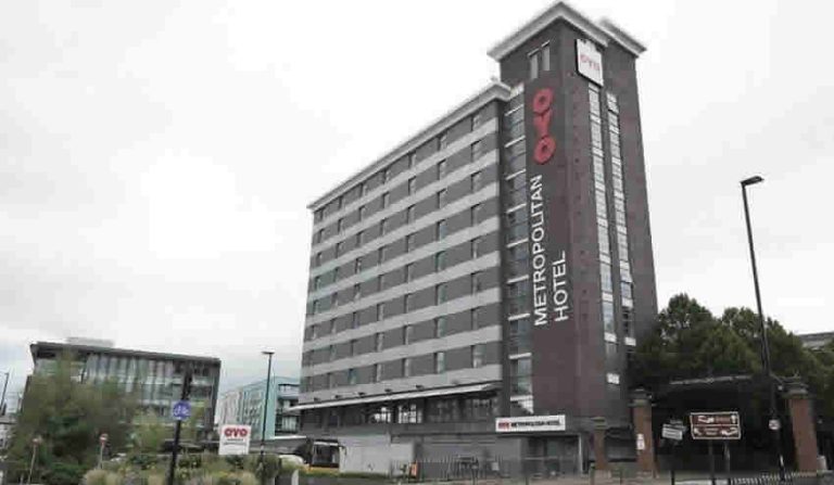 Otelin penceresinden düşen Afgan çocuk hayatını kaybetti