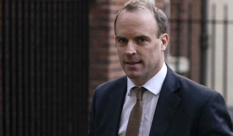 Tatilini yarıda kesmeyen Dışişleri Bakanı’na tepkiler büyüyor