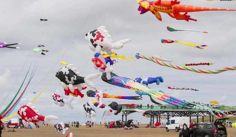 Blackpool’daki uçurtma festivalinde keyifli anlar yaşandı