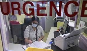 Covid-19 aşısı olmayan 3 bin sağlık çalışanı açığa alındı