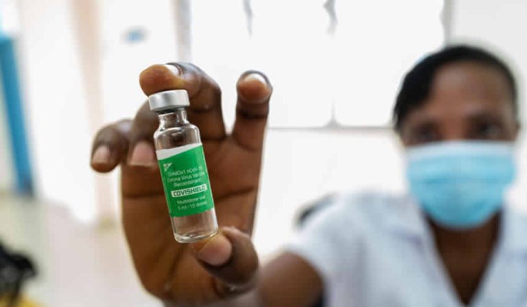 İngiltere, uluslararası seyahatlerde tanınacak bir aşıyı daha duyurdu