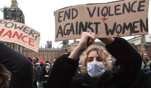 Yeni Yasaya Göre Çocuklarıyla Birlikte Yurtdışına Kaçan Aile içi Şiddet Mağdurları Suçlu Sayılacak