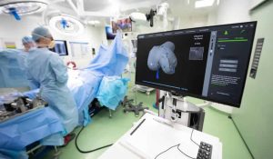 Rekor sayıda hasta tedavi olmak için sıra bekliyor