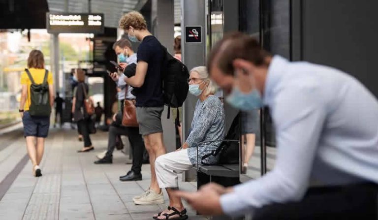 Sağlık Bakanlığı korona virüs aşısının 4 yan etkisini açıkladı