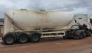 20 sürücü benzin taşıdığını sandıkları tankeri takip etti